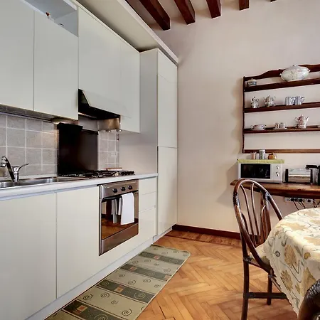 Biennale Apt Balcony Apartment Venice