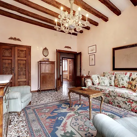 Biennale Apt Balcony Apartment Venice