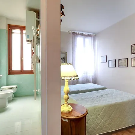 Biennale Apt Balcony Apartment