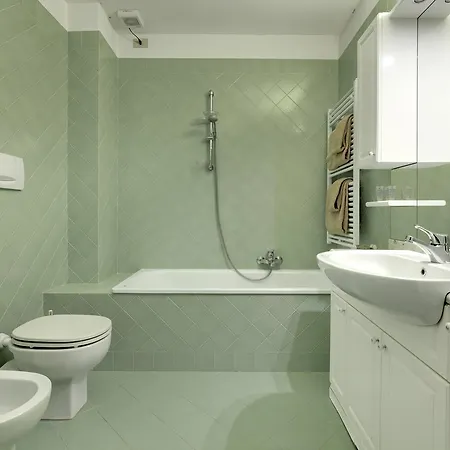 Biennale Apt Balcony * Венеция
